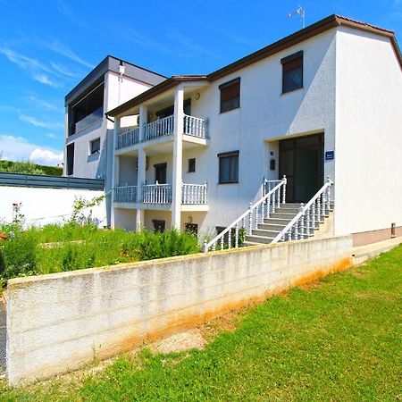 Apartments Veroslava 2159 Pula Exterior foto